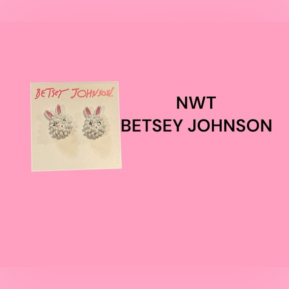NWT BETSEY JOHNSON BUNNY POST EARRINGS GREAT GIFT - Picture 1 of 1